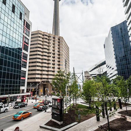 Skyline Suites - Walk To Mtcc, Acc, Rogers Centre & Entertainment District Торонто Екстериор снимка