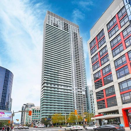 Skyline Suites - Walk To Mtcc, Acc, Rogers Centre & Entertainment District Торонто Екстериор снимка