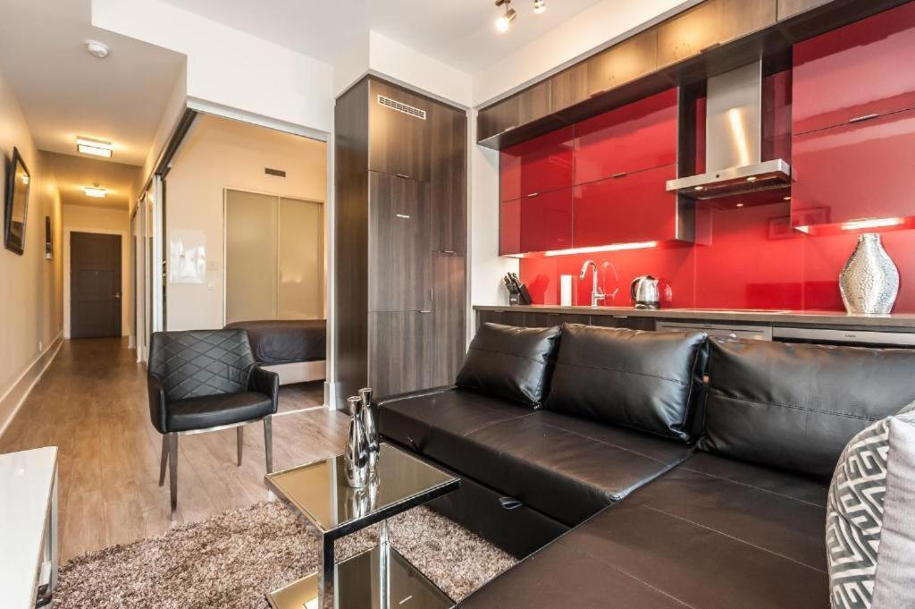 Skyline Suites - Walk To Mtcc, Acc, Rogers Centre & Entertainment District Торонто Екстериор снимка