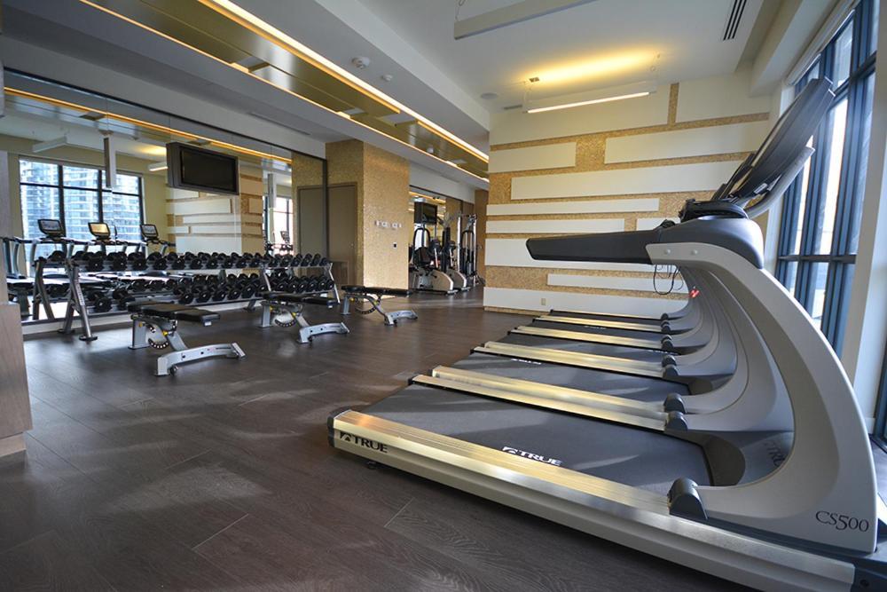 Skyline Suites - Walk To Mtcc, Acc, Rogers Centre & Entertainment District Торонто Екстериор снимка