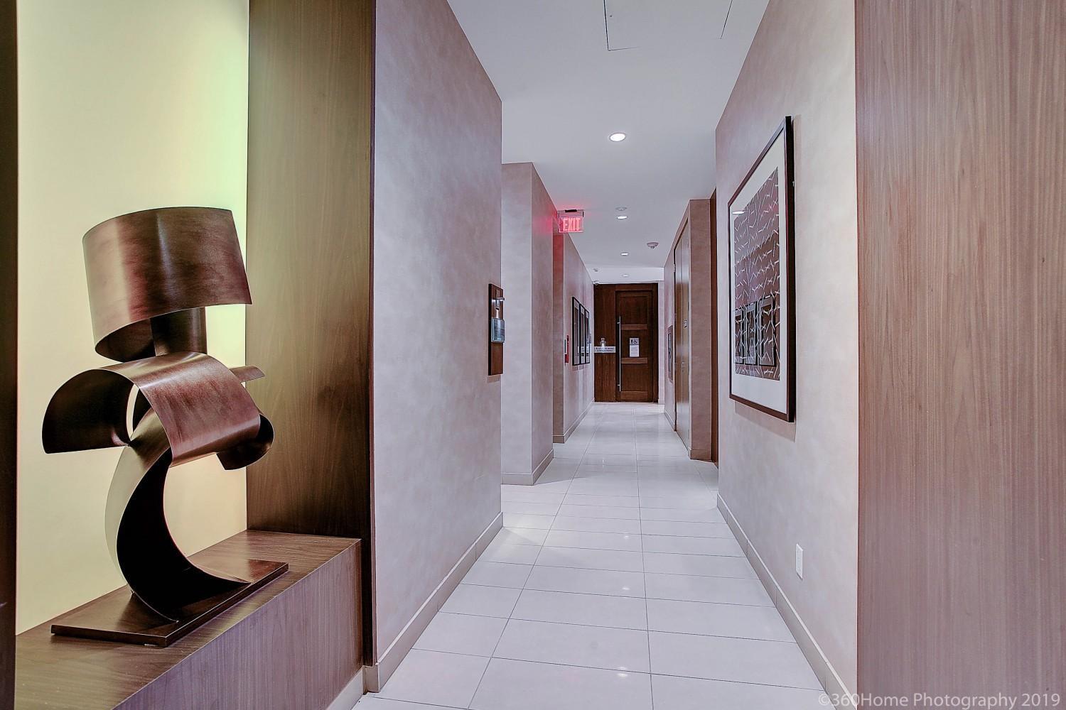 Skyline Suites - Walk To Mtcc, Acc, Rogers Centre & Entertainment District Торонто Екстериор снимка
