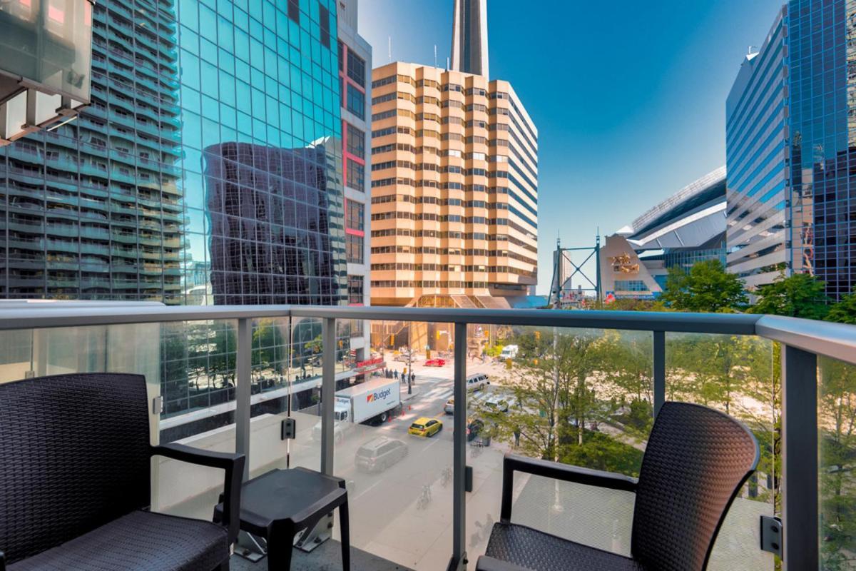 Skyline Suites - Walk To Mtcc, Acc, Rogers Centre & Entertainment District Торонто Екстериор снимка