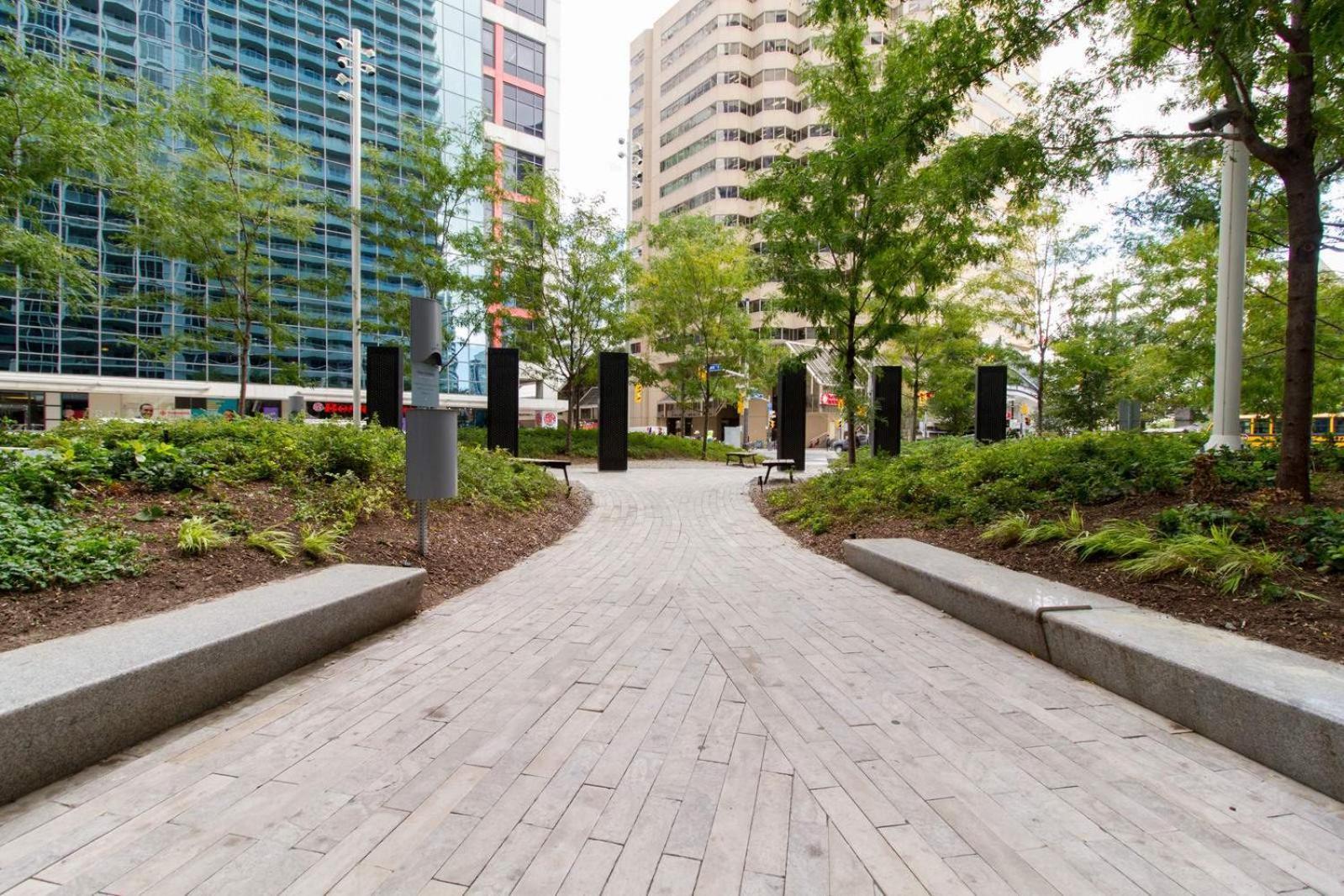 Skyline Suites - Walk To Mtcc, Acc, Rogers Centre & Entertainment District Торонто Екстериор снимка
